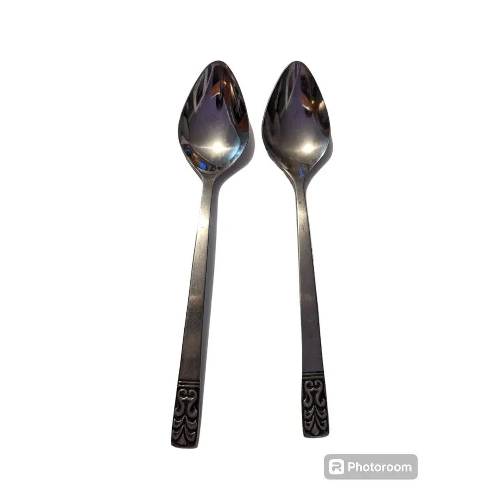 VTG CARLYLE Hong Kong stainless cameo pattern lot 2 teaspoons replacement‎